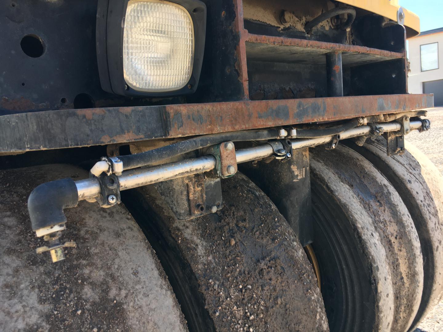 ./imagenes/INVOICE/2019/16623/COMPACTADOR CATERPILLAR CB-335E (10).JPG